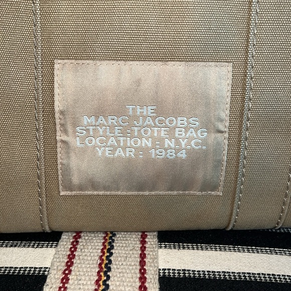 MARC JACOBS THE CANVAS MEDIUM TOTE BAG - Picture 8 of 10